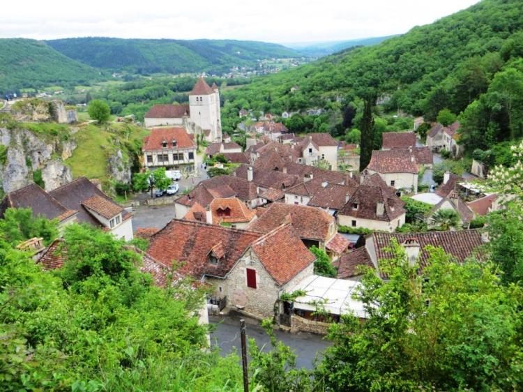 Saint-Cirq-Lapopie - view of village from above